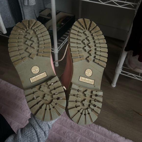 Timberlands 💗 - Picture 7 of 7